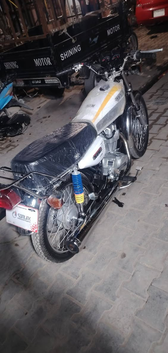 سلام عليكم نامه سونك 25 صارلهه شهر من طالعه من الوكيل اوراق سكنر كفاله عامه شرط الفحص السعر خاص او اتصال مكاني سماوه *********** واتساب
