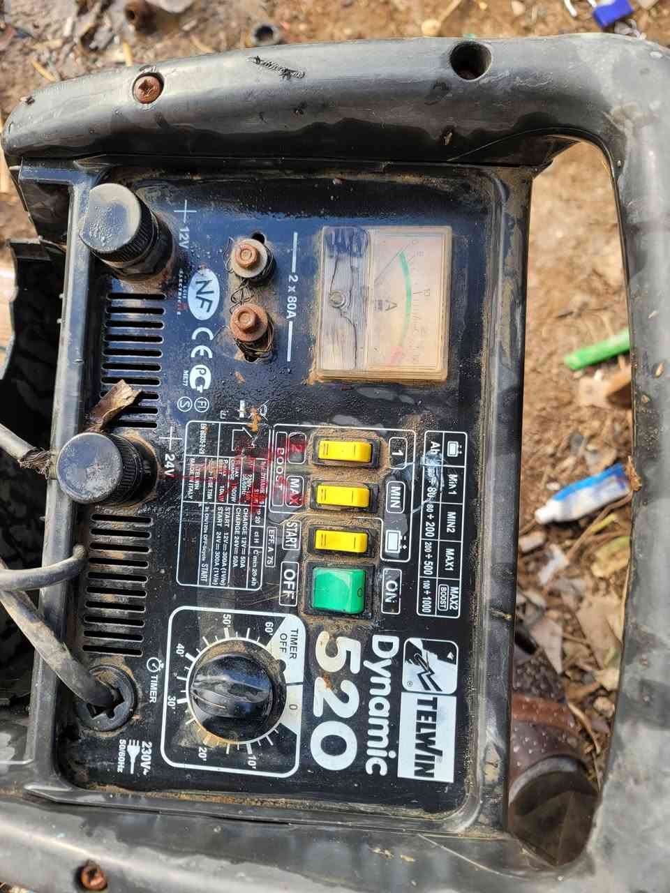 شاحنه بطاريات 24و12فولت شاحنه محول كبيره وليس كارت لكن اكو وعود كاذ به اعاده نشرها السعر ٢٠٠ الف هاتف ***********4
