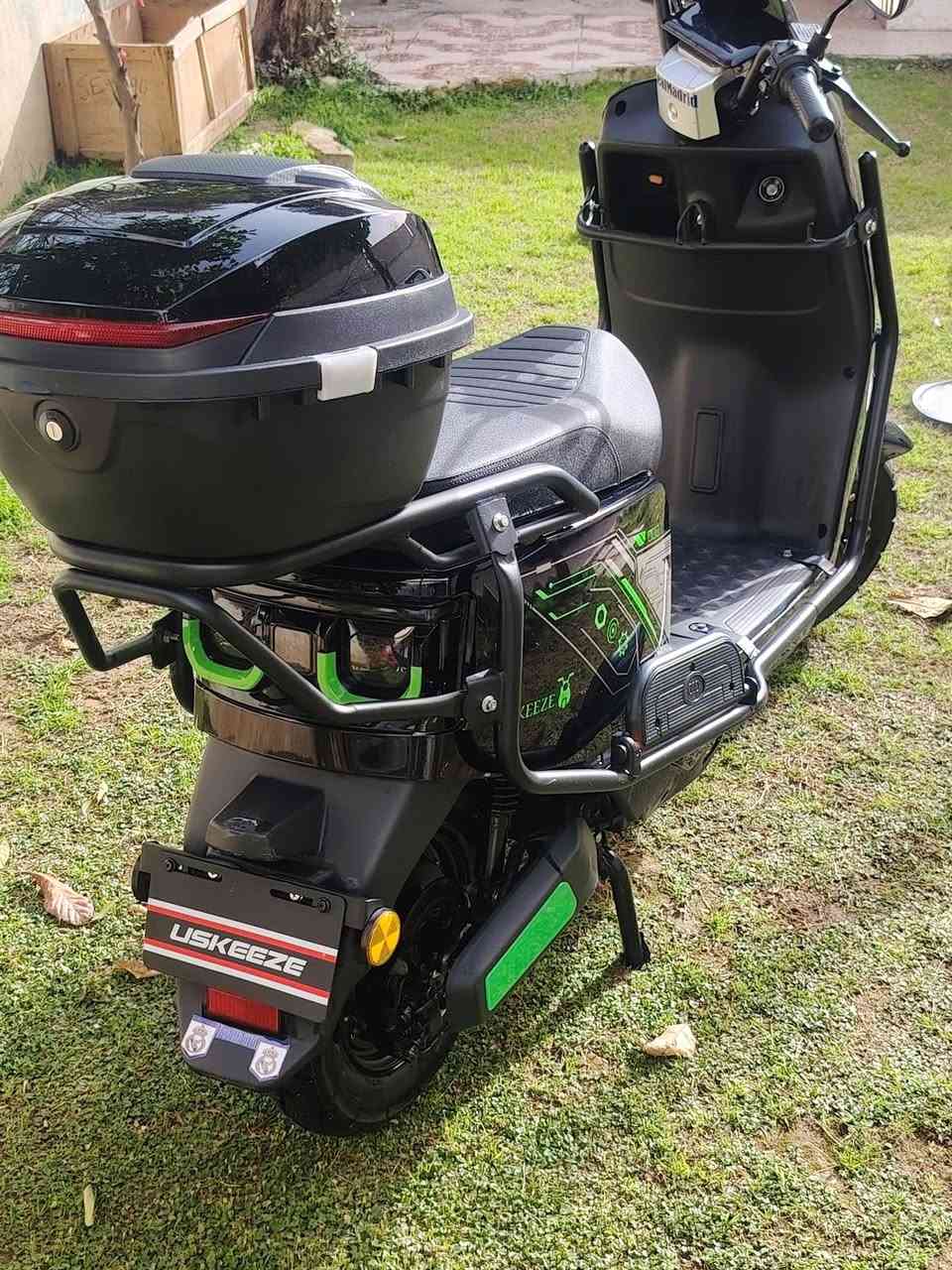 حساس بريك دراجه جديده عله وضع الشركه ما صار شي من شتريته بطاريات ما مستهلكه 
مكفوله كفاله عامه كهربائيات كله شغاله 
السعر سعر 720وبي مجال دراجه جديده لوك 
مكاني موصل أيسر ***********واتساب موجود
