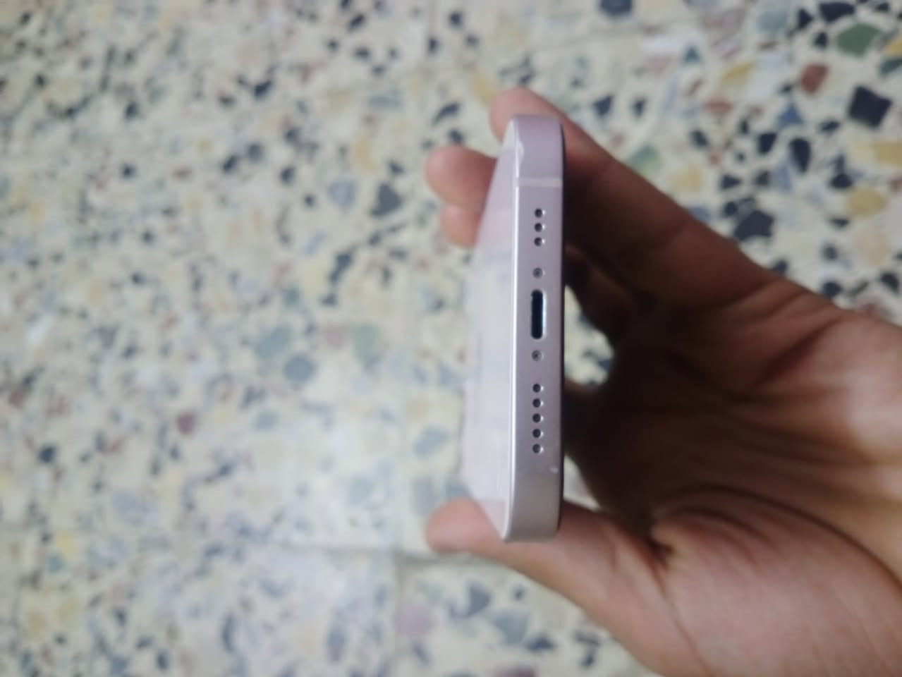 آيفون ١٣ عادي
ححبيبى الجهاز كلش نضيف بس بي هاذني ضربتين وشاشه مبدله بس اصليه بطاريه ٨٢ لا مبدله ولا مرفوعه والذاكره ١٢٨ فيس ايدي شغال كلشي شغال والسعر
٣٥٠ عندك استفسارع هاذه الرقمي ***********بغداد بلديات
