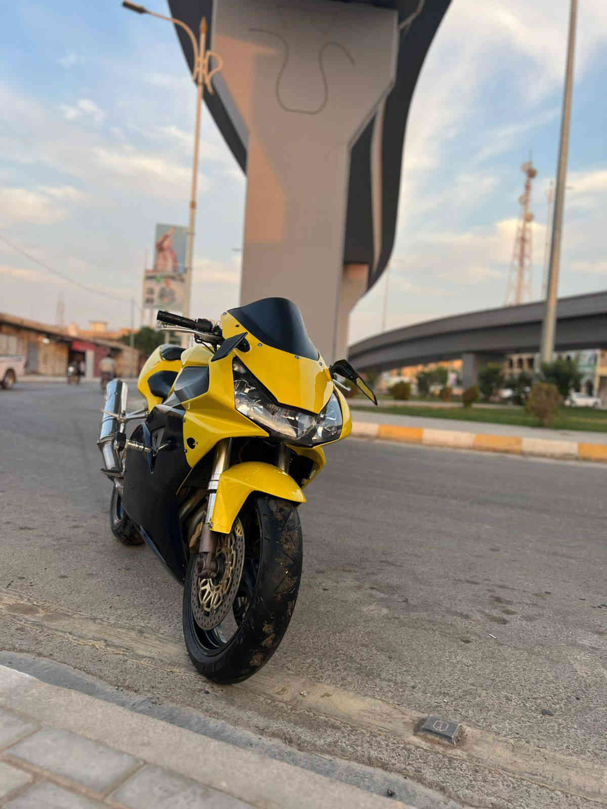 سلام عليكم عندي هاي لدراجه هونه دفل  للبيع مكينه 1000 كهربائيات جاهزه 
رقم بغداد بسمي سنويه وهزه جديده مصار سبوع رقمه مميز ترايك وين ميعجبك مكاني تكريت سعر 36 وبيه مجال *********** تكريت
