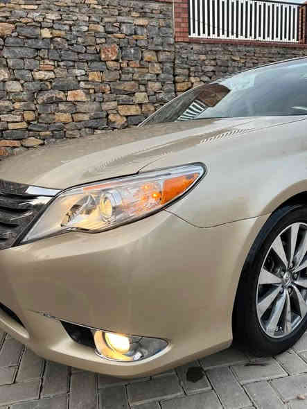 توێتا ئەڤەلۆن 2011 ی ئەمریکی 
ناوزەرد کوشن جلد کوشن خەزن و هیتەر سڵاید سەیارەکە فوول فوولە بەس بەصمە و پەردە نییە ٤ تایەی لۆکی لەژێرایە گێڕ و مەکینەی نەکراوەتەوە بە شەرتی 10 فیتەر سەیارەکە ٦ پارچەی بۆیاخە پێشی قرچێکی زۆر بەسیتی هەیە ڕەقەم و سەنەوی تازەیە بەناوی خۆمانەوەیە سەیارەکە 151 هەزاری حەقیقی ڕۆشتووە  بە شەرتی کۆمپیوتەر سەیارەکە پێش و دوای بەشەرت هیچ تەقە و ڕەقەی نییە کامل سێرڤس کراوو ڕۆن و هایدرۆلیک گۆڕاوە دینارێک مەسرەفی تیا نییە و تەنها لە سایەقێکی کەمە هەموو گیانی لە دەعامی بۆ دەعامی بەشەر ئەفرۆشم سەیارەکە کاڵبوونەوە و سارد و شوختی نییە زۆر لە ڕەسمەکان جوانترە و تەنها سایەقێکی کەمە داوای 134 گەڵای لێ ئەکەم پارەی بێ ڕەقەمێکە هەموو گیانی بەشەرت 
0773 680 5174 حلبجة
