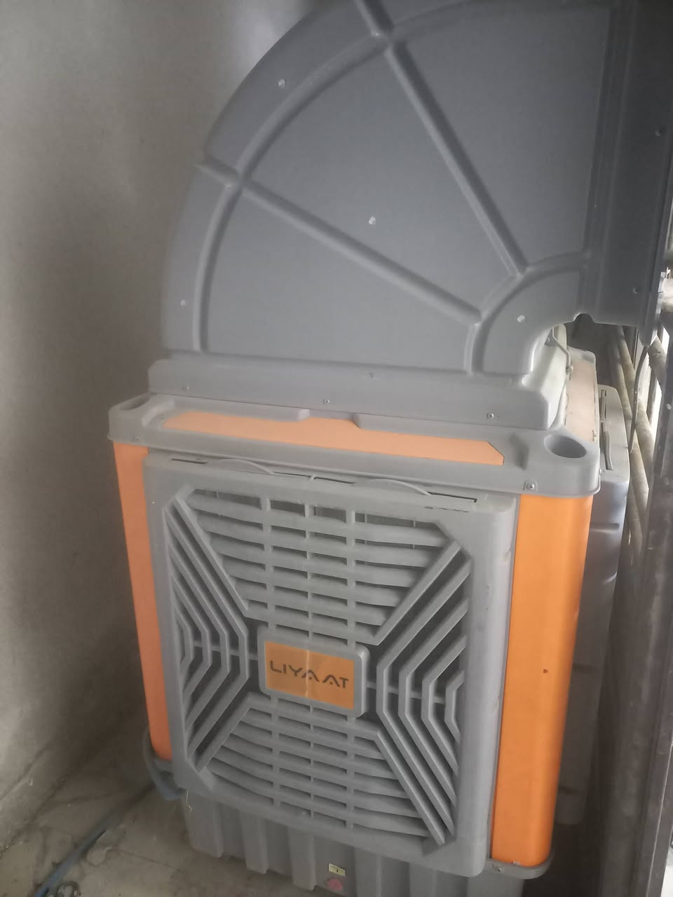 سلام عليكم

للبيع مبرده حجم كبير مستخدمه 3 اشهر فقط

3 سرعات كلشي شغال بيها وجديد دبل واتر بم 

تفيد للمساحات الكبيره مال قاعات 

دفع الهواء كلش عالي بيها 

سعرها 350 وبيها مجال


**إذا كنت صاحب هذا الإعلان وتريد حذفه لأي سبب، رجاءا أرسل رسالة إلى الدعم الفني**