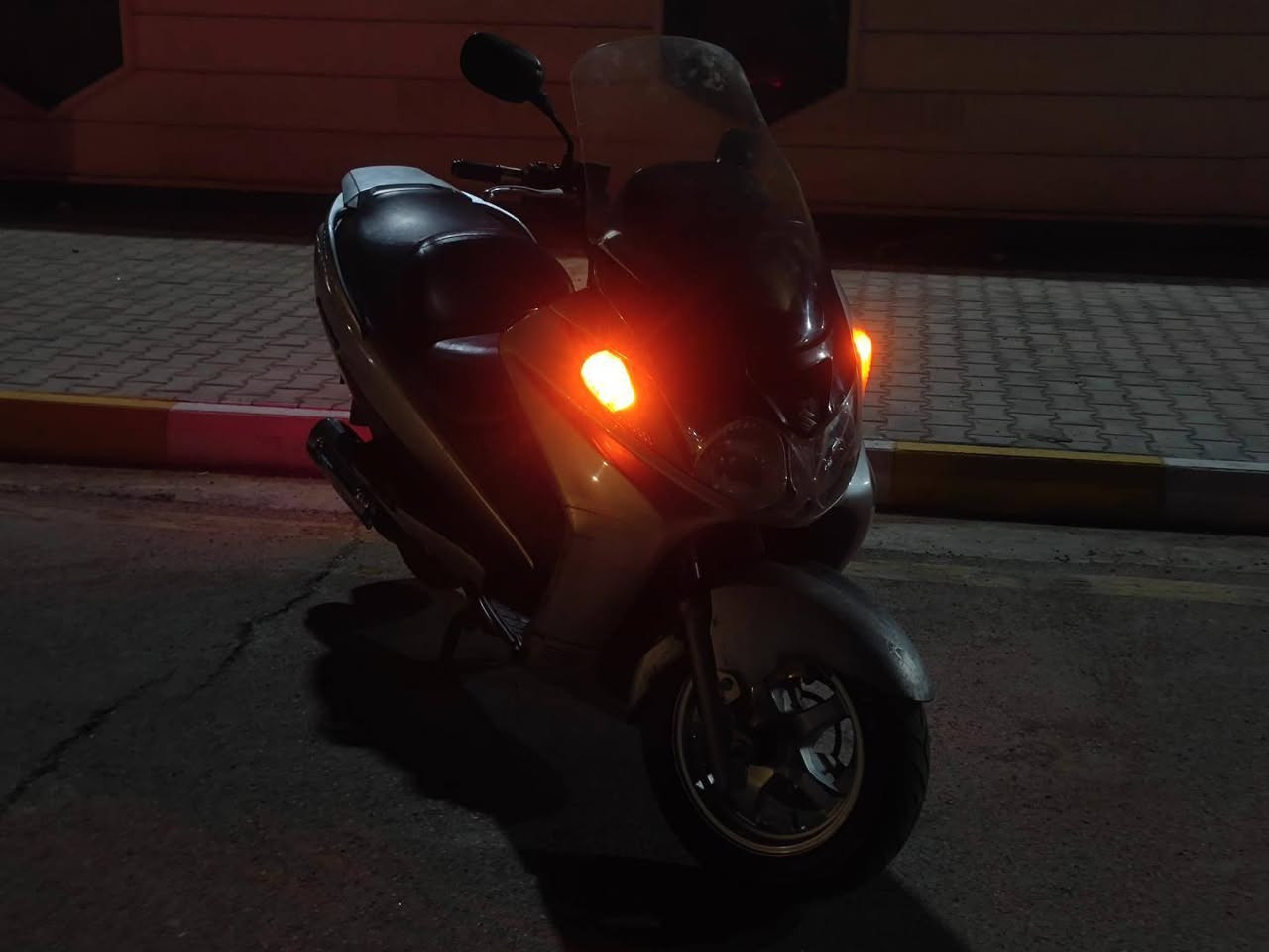 السلام عليكم سكاي ويف 250 للبيع كلشي شغال بيها مكينه مجفته 650 قفل واسط داموك  ***********
