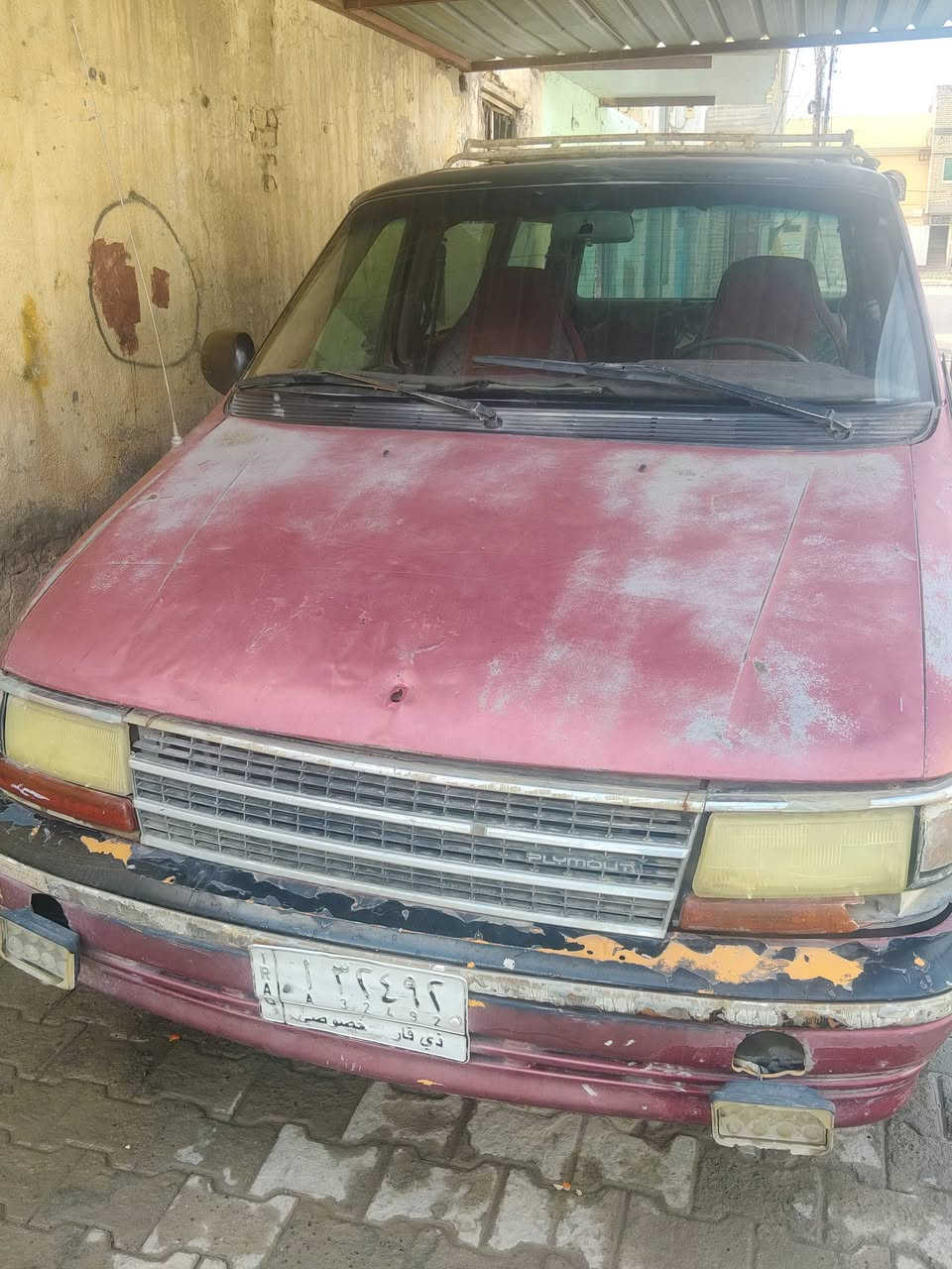 كلايسلر كرفان 93 
السعر 30 
محوره كامري 
***********
