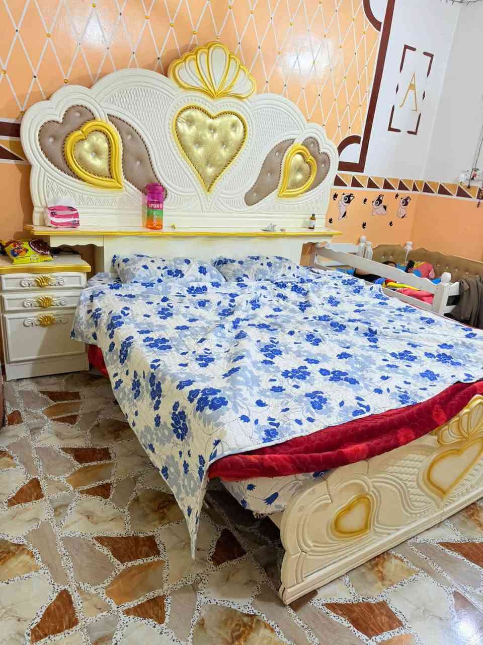 للبيع غرفه نوم 800 الف بيها مجال خشب
عراقي رقم ***********
