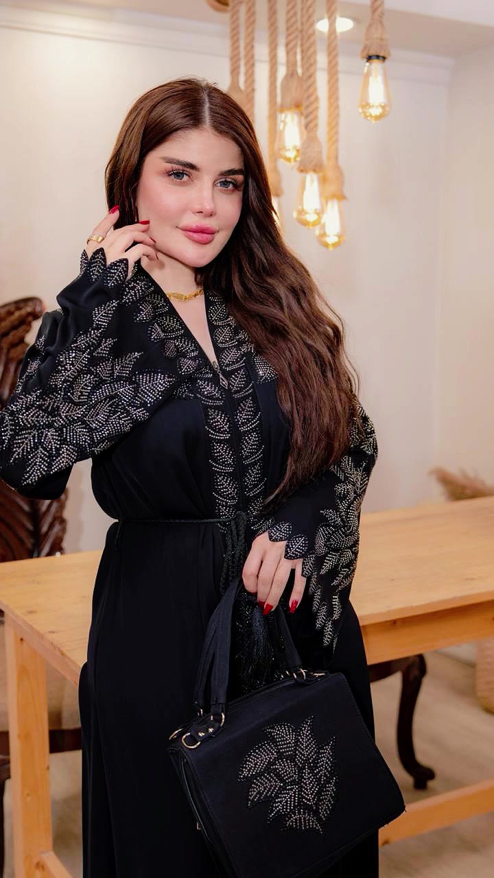 #جديدنـا 😘
 #عباية #خليجية 

الشغل ستراس الاصلي 
✨الأقماش حرير أمارتي 
مڪون من 5️⃣ قطع
⤶العباية
⤶شال
⤶احزام
⤶بنطرون
⤶حقيبة 

قياساتـه :- من وزن 60 الى وزن 110
الألوان :-
←أسود سادة
←أسود فضي
←أسود ذهبي

أصايل تعني الذوق ✨


**إذا كنت صاحب هذا الإعلان وتريد حذفه لأي سبب، رجاءا أرسل رسالة إلى الدعم الفني**
