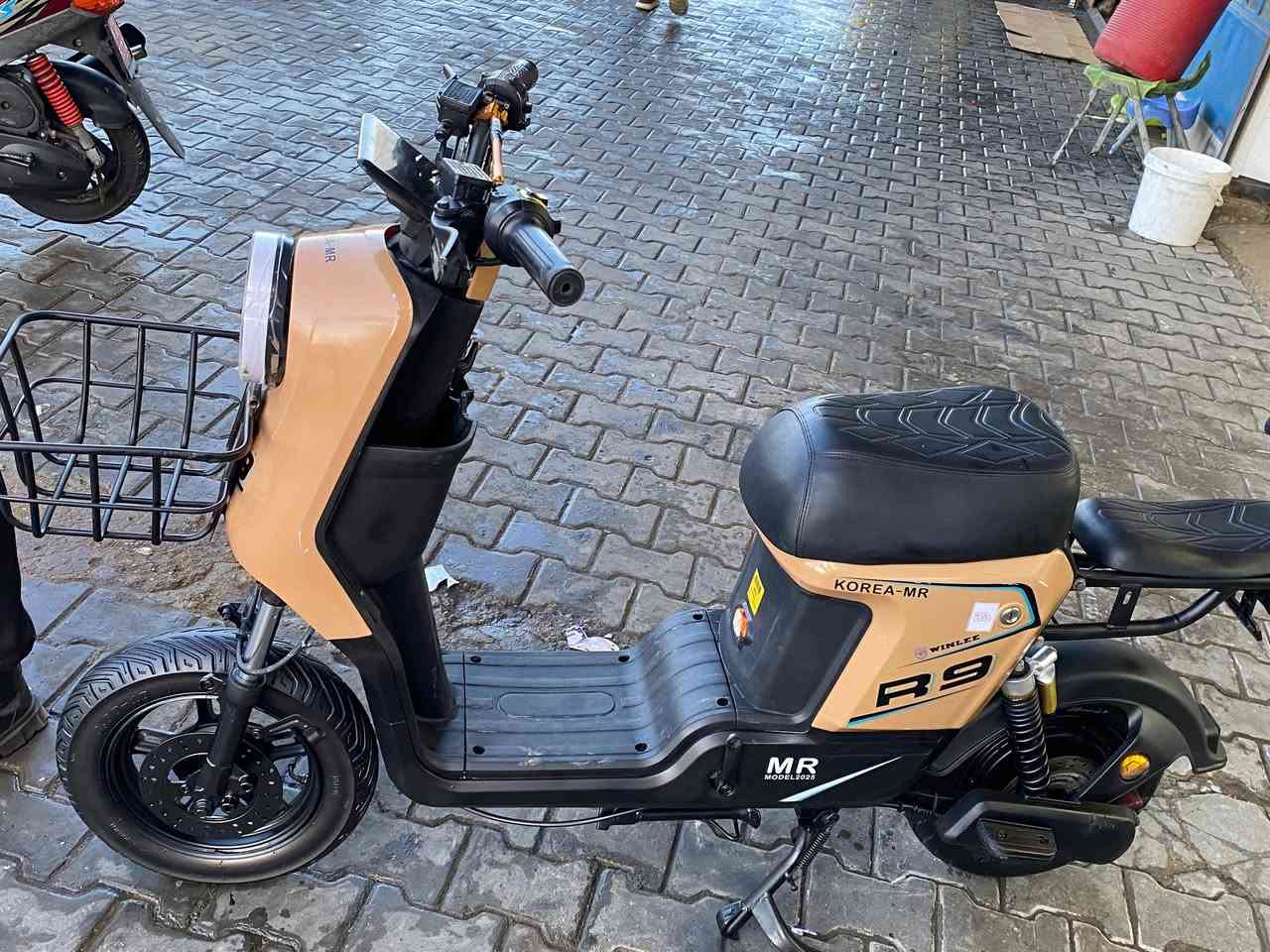 دراجه شحن موديل ٢٣ قبل ١٠ يام طالعه من المعرض كل نقص ما بيه 4 سرع بطاريات 5
العنوان حي جامعه السعر ٣٢٥ وبيه مجال الرقم ***********. ***********
