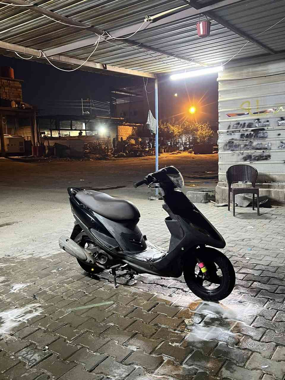 سلام عليكم من رخصه الادمن  دراجه ماكس عدله كفاله بعدها بالكارتون ختم واحد ملحه لا مفتوحه لا معركه مال وكيل جبتها صارلي شهر و هسه صار عندي ضرف و اريد ابيعها سعرها مليون و بيها مجال مكاني بصره ام قصر 
رقمي ***********
