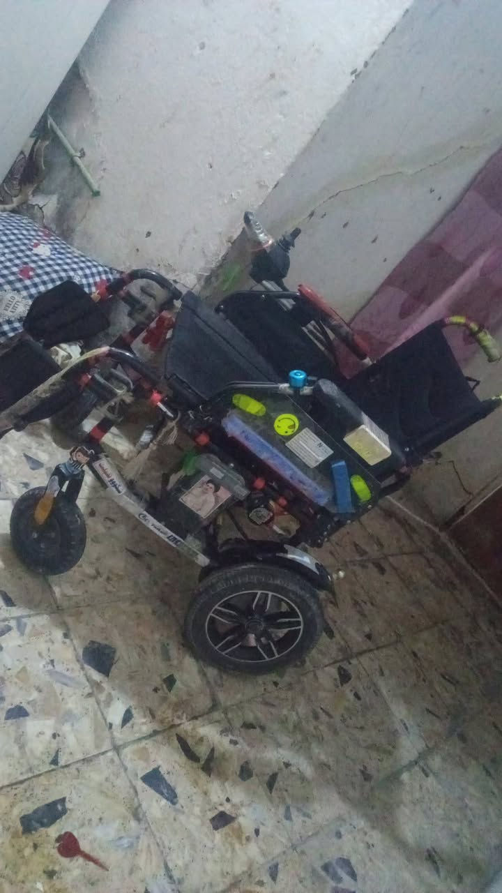 عربانه شحن نضيفه كلش حلوه
البيع السعر ٢٥٠وبيها مجال مكاني نجف 
***********
