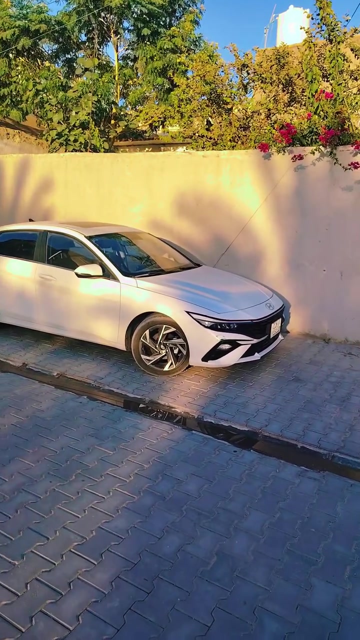 أهلا بيكم   ويا عروض مكتب سندك العقاري 
قطعتين أرض للبيع طابو ملك عراقي 
كل قطعة مساحتها 200 م  واجهة 10م × 20م
مجموع مساحة القطعتين 400 متر بواجهة 20 م
عرض الشارع 7 متر
المنطقة هادئة وجميلة وتحتوي على كافة الخدمات ماء كهرباء ومجاري مطرية شوارع المنطقة كلها مقرنص حديث
العنوان أبي الخصيب حمدان قرب جامع الشهيد منطقة الرومية مدخلها من فرع افران الفاخر
تبعد 500 متر عن الشارع السايدين الداخلي 
السعر 63 مليون للقطعة الواحدة 
للاستفسار أكثر اتصال على رقم الهاتف ***********
