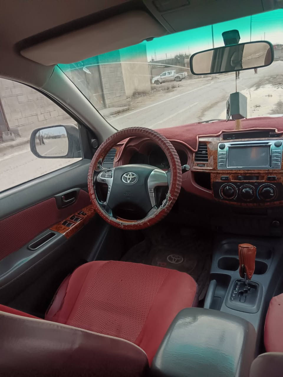 السلام عليكم فلاونزه موديل 2014 كويتي شاصي  19 رقم بصره نكليزي  بسمي جاهزه للتحويل  بيه باب مبدل ولدوسه بيه صبغ  والباقي مكفول السنويه لغايه 28 تنتهي للبيع السعر 190 وبيه مجال كير ومكينه وحداديه كفاله تخم تاير سبير  السياره ماناقصه برغي كلشي جاهز بيه *********** البصره الدير
