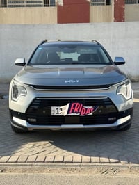 كيا نيرو هايبرد موديل 23 ماشية 54  ضررها تبديل بنيد بدون شاصي بدون دوا...