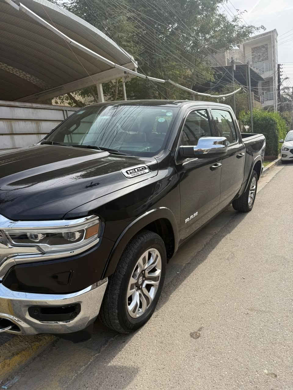 دوج رام Ram 1500 Limited Longhorn 2023 بحالة الوكالة، نظيفه جدا
• خليجي أصلي هارلم 
 • رقم أربيل تحويل وكاله نفس اليوم 
 • محرك HEMI 5.7  
8 سلندر 
 • دبل (4×4)
 • كير  أوتوماتيك 8 سرعات ماوس 
 • داخلية جلد لونك هورن الفاخرة مع تطعيم خشب
 • شاشة كبيرة 12 إنج
 • فتحة سقف بانوراما
 • كاميرات 360 + حساسات أمامية وخلفية
 • تدفئه تبريد  للمقاعد
 • تشغيل بصمة + دخول ذكي
سياره جاهزه مابيه اي مصرف
سعر 430 وبيه مجال 
مكان سياره سيديه 
 ***********
