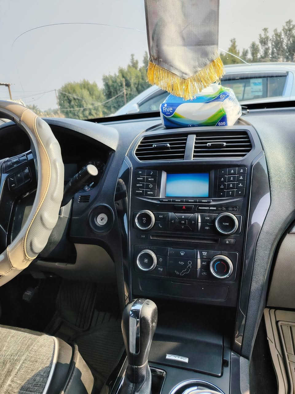 السلام عليكم
فورد اكسبلور٢٠١٨ ٦سلندر ٧راكب نظيفة حادثها الجانب الأيمن من الجنطة تخم تاير نظيفة جدا مكاني بابل الشوملي بأسمي معروضة ١٨٥
***********
