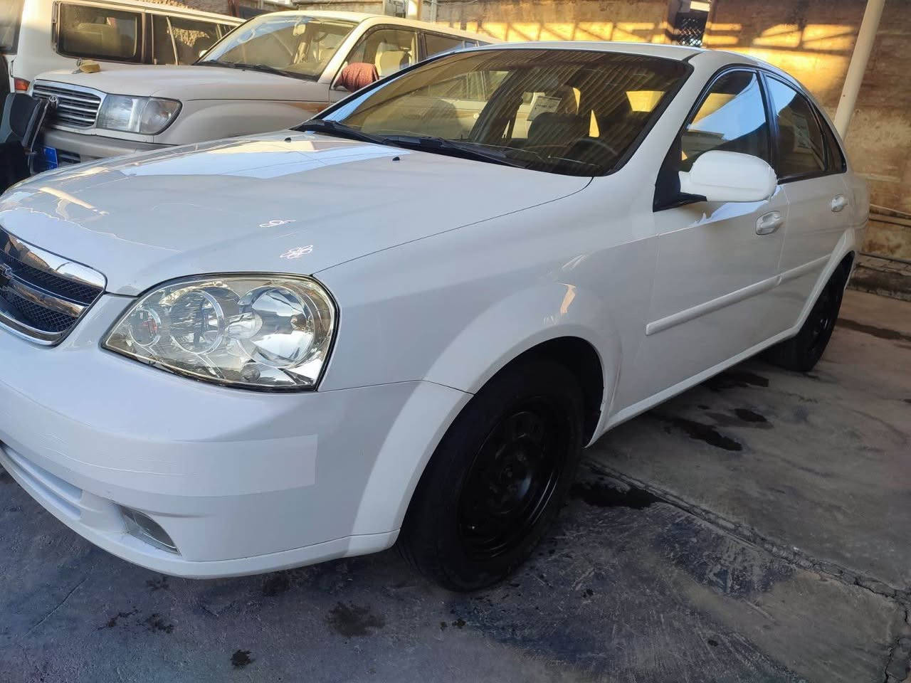 ئۆپترا 2012گیر عادی  بی بۆیاغ پشتو پیشی کەپسە  دو سی تحدیلی بجوکی هیە سەقفی وەک شوشەیە 154هەزار رۆیشتوە مەکینەی نەکرایتەوە. نرخی 86گەلا مجالەکی کەم 6وەرەقە غرامەی لەسەرە  شوین  هولیر 
***********
*********** شقلاوة, أربيل
