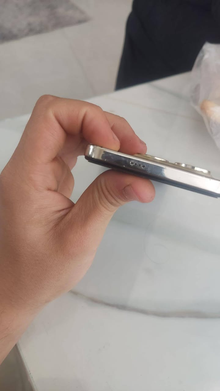 TECNO SPARK 20 Pro
كلشي موضح بالصور جهاز كلشي ما ناقصه فقط شاشه بيها فطر اصلا ميبين هواي ولا مآثر 
ذاكره 256
عشوائيه 16
كامرا 108 ميكا بكسل
اماميه 32
بطاريه 5000
اصدار 13 احدث شي بالاندرويد
شاشه 120 فريم
سعر 150 وبي مجال ومتوفر توصيل فقط جهاز قنبله سبب البيع اشتريت جهاز جديد 1 تيرا


**إذا كنت صاحب هذا الإعلان وتريد حذفه لأي سبب، رجاءا أرسل رسالة إلى الدعم الفني**