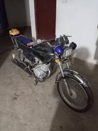 تيكر 17 للبيع السعر 200الف وال يريد يتواصل على هذا الرقم 07710306381