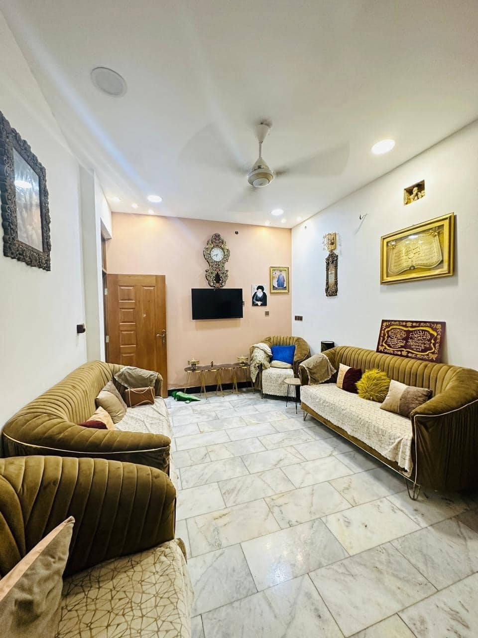 بيت للبيع ٩٠متر في الخطيب الزراعي بشارع اسواق تفاحة 
***********
