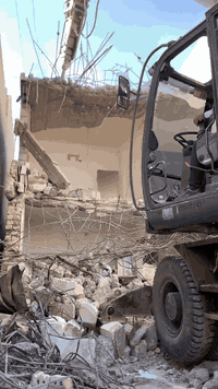 مستعدون لهدم الدور ولبنايات ورفع الأنقاض وتجهيز مواد البناء بانسب الاس...