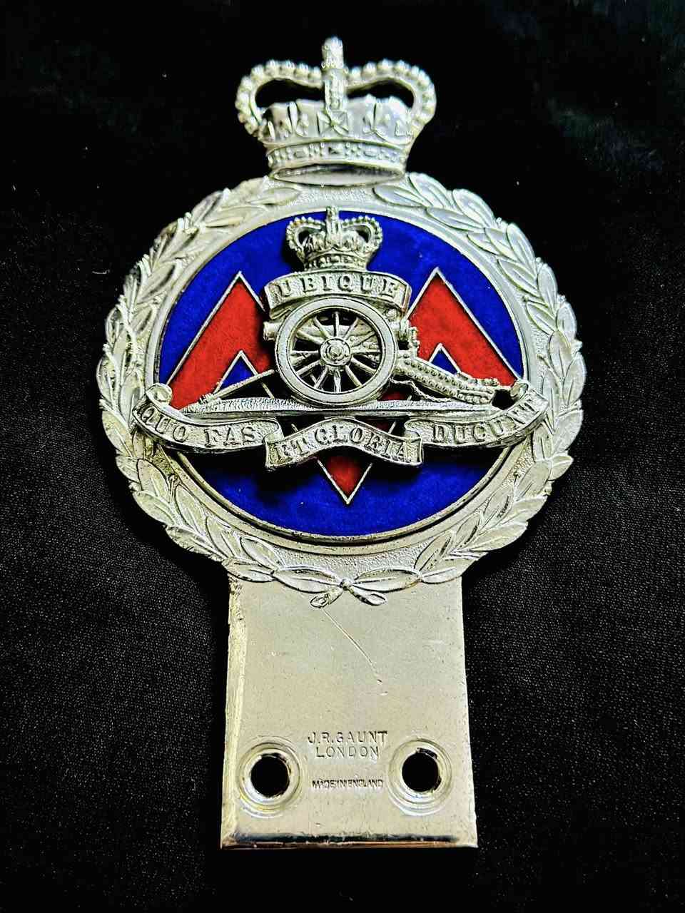 السلام عليكم
باجات اصل ونضافه فول 
للبيع كلمن وسعره 

مكاني بغداد ***********
