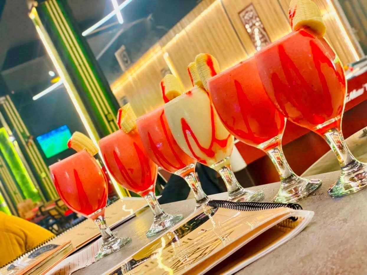 ☕✨ إعلان افتتاح ✨☕
بكل حب وسعادة نعلن لكم عن افتتاح مقهى القصر الأسود في ناحية القيارة 📍
📌 موقعنا: مقابل كوفي الرياضة وكراج الموصل
نقدم لكم أجواء مميزة وجلسات هادئة تناسب العائلة والأصدقاء، مع تشكيلة من المشروبات الساخنة والباردة ☕🥤 وبنكهات ترضي جميع الأذواق.
حرصنا على أن يكون مقهى القصر الأسود مكاناً يجمع بين الراحة، النظافة، حسن الاستقبال، والخدمة المميزة 🤍
⭐ أسعارنا منافسة ومناسبة للجميع
⭐ اهتمام بأدق التفاصيل
⭐ أجواء راقية ولمة طيبة
ننتظركم ونشرف بزيارتكم، ونسعى دائماً لتقديم الأفضل لأهلنا في القيارة 🌹
مقهى القصر الأسود... عنوان الجلسة الحلوة ☕🖤


**إذا كنت صاحب هذا الإعلان وتريد حذفه لأي سبب، رجاءا أرسل رسالة إلى الدعم الفني**