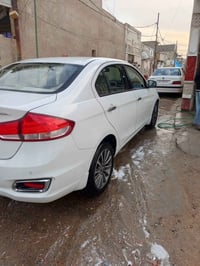 سازوكي 2024 ماشيه 20الف مكانها بغداد سياره مابيها اي ضرر فقط هاي الطخه...