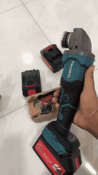 السلام عليكم 
بطاريات مال امزون عشره خليه ما مستخدمات كلهن مفحوصات وجدد علشغل ٢٥بطاريه للبيع اذا شلعه ابيع ب ٢٠٠ وبيهن مجال واذا مفرد الوحده ب ١٠ جديد غير مستخدم رقمي *********** واتساب
