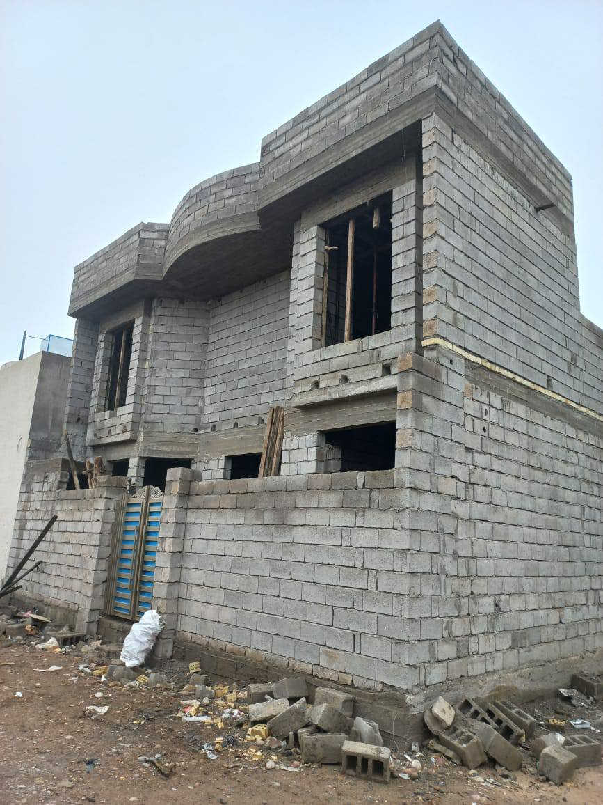 هيكل البيع ا لمساحه 124م زراعي سند 25
يحتوي الهيكل على طابقين دبل
الطابق الاول
 غرف عدد 2وحده منهن سويت +صاله +استقبال+مطبخ +صحيات داخليه +منور
الطابق الثاني 
غرف عدد2وحده منهن سويت
+خدمات ماي ومجاري
يقع الهيكل الجمعيه الثالثه قرب دائره المجاري 
قريب على الشارع السايدين 
للاستفسار خاص او
الاتصال على الرقم ***********
