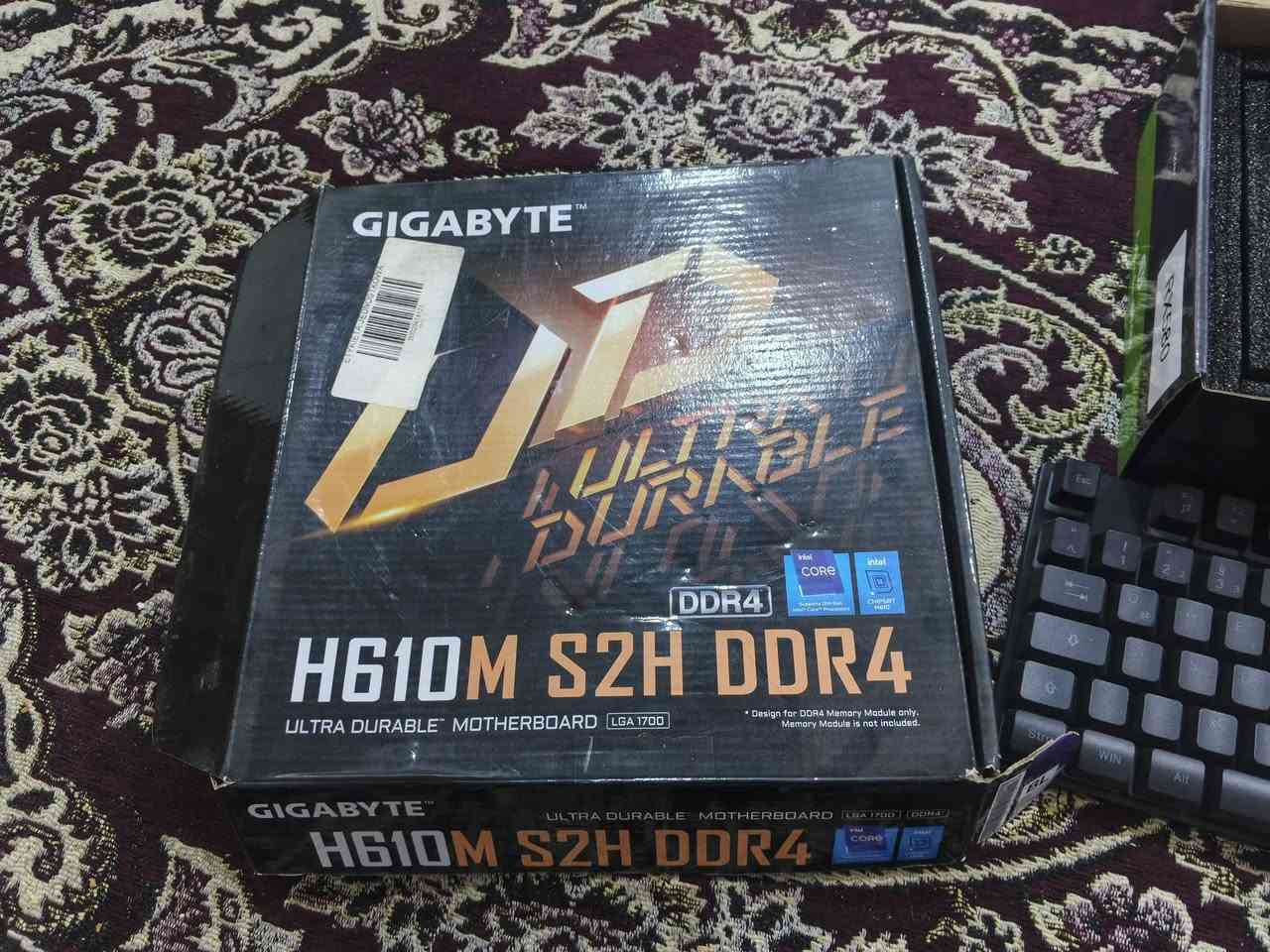 سلام عليكم اخوان عندي هل قطع نضيفات جداً بعدهن ابكراتينهن كرت شاشه RX580 8g وكيبورد وماوس ميكانيكي RGP ومذر بورد الي هوه افضل نوعيه بل فئه الاقتصاديه
سعر كرت الشاشع75
سعر الكيبور الميكانيكي هوه والماوس45 الف 
والمذر بورد ب150 الف كلهن شرط الضمان ما مفتوحات من كراتينهن

واتساب***********
