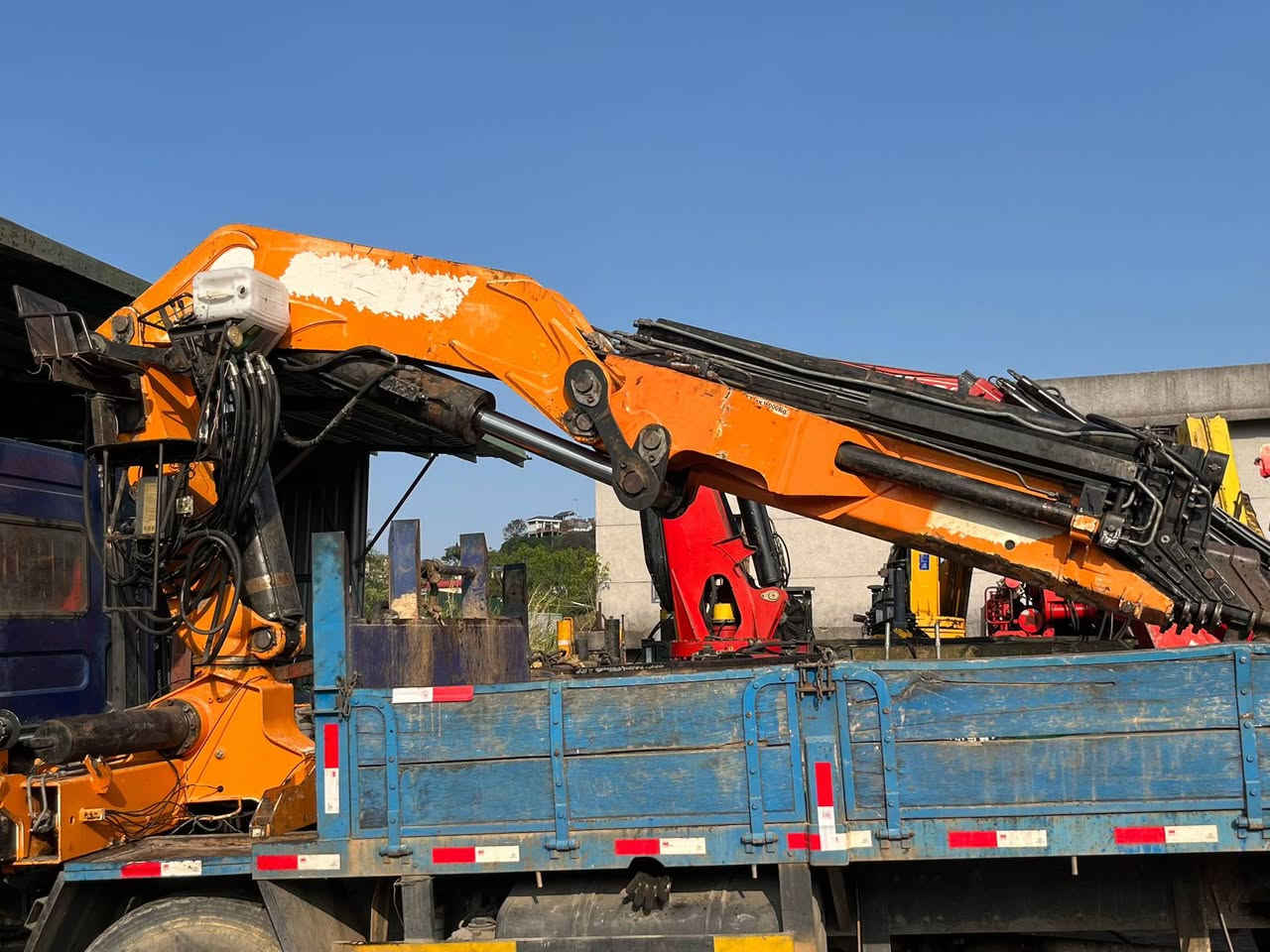 PM34 Crane With auxiliary remote control, four-section hydraulic extension


**إذا كنت صاحب هذا الإعلان وتريد حذفه لأي سبب، رجاءا أرسل رسالة إلى الدعم الفني**