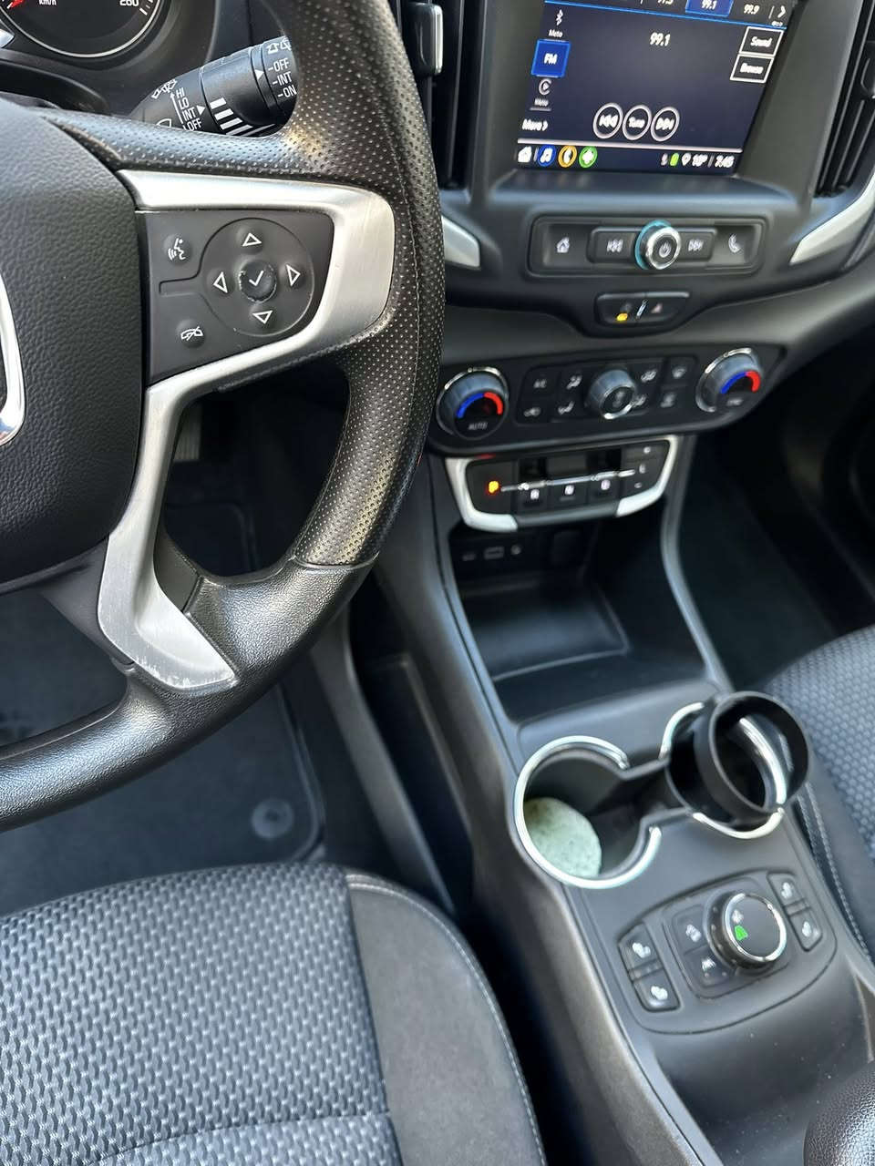 جيمسي تيران موديل ٢٠٢٢ مواصفات SLE رقم اربيل باسمي ماشية ٤٦ مايل حادث بسيط راس بونيت فقط بدون دواخل صورة حادث موجود سعر ١٧٨ ورقة مكان السيارة اربيل *********** واتس آب
