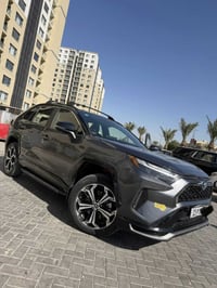 سيارة RAV4 موديل 2022 رقم بغداد / الرقم الجديد لون رصاصي. ماشية ٨٤ الف...