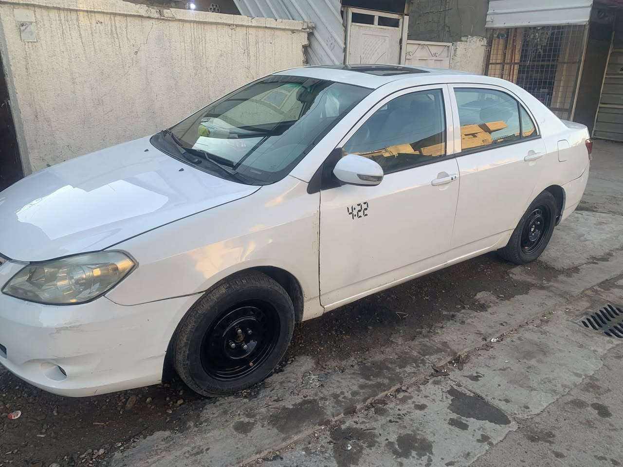 سلام عليكم بيوايدي للبيع موديل 2013 كهربائيات كاملة مكينة خير من الله تايرات ويالة جدد فول مواصفات كير اوتو بي مشكلة بصيطة رقم بغداد انكليزي تبريد ❄️بيها تبديل جاملغ أو بنيد جدد *********** اي استفسار السعر 53 وبيها مجال بصيط
