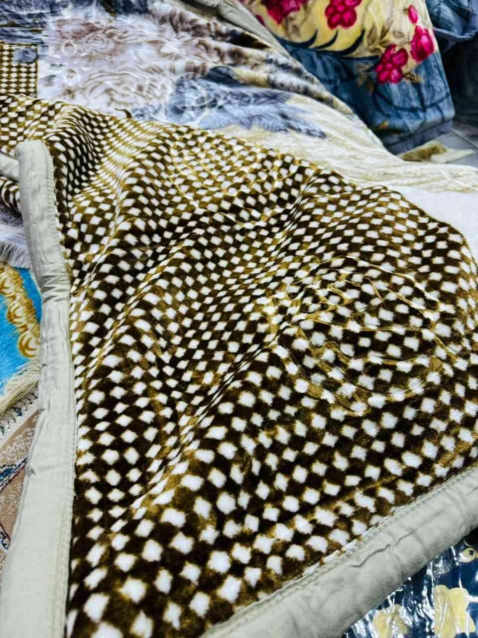 بداء عروض رأس السنة و وتخفيضات لفترة  إلى 
ما بعد بداء العام جديد 2026 ..🌲🎄

وصول بطانية نفرين حرير قسطور جديد والأن 
بطانية طبقتين حفر الظهر ساده سفيفة قيطان داير

قياس 200*220
وزن ٥ كغم
متوفره ب5 نقشات

متوفرة داخل مجمع العروبة للمفروشات
عنوان المجمع الديوانية العروبة الاولى شارع نزاهة القديم مجاور مطعم جود.

توصيل متوفر 
تواصل ***********
