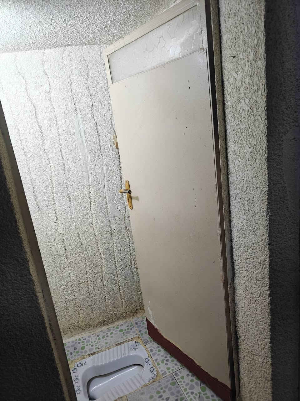 بيت للبيع طابو صرف . العنوان منطقة الجامعين شارع المعدان مقابيل اسواق كريم . الاستفسار الاتصال على الرقم 
***********.
