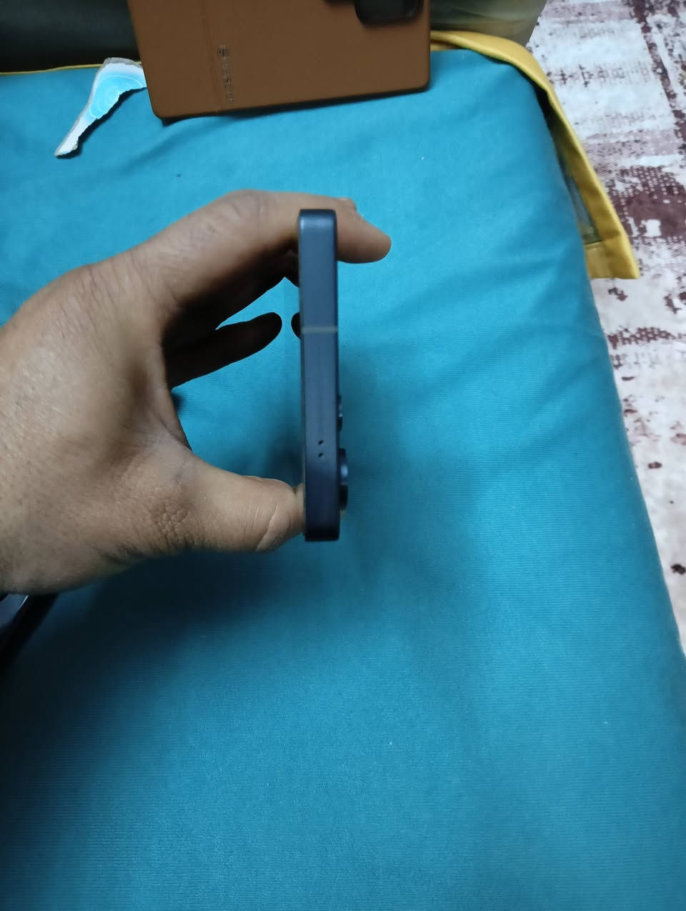 السلام عليكم جهاز اس 25اللتره جهاز شخط مابي مستعمل شهر ونص فقط غراضه كامله سعره 1150رقم الهاتف *********** مكاني بغداد العبيدي الرئاسه شارع 20
