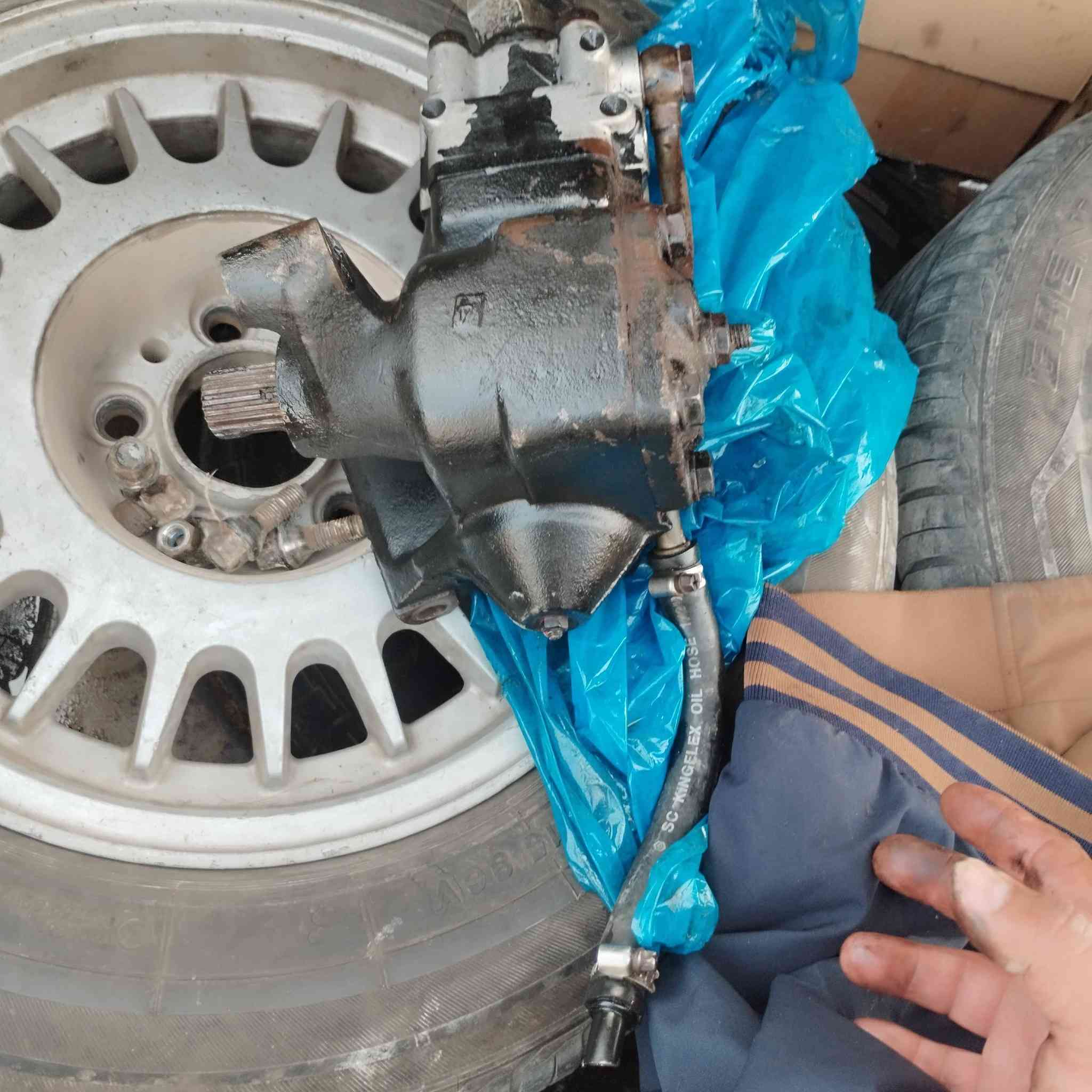 للبيع جعمقه حاوية 525 و700 ميكانيك ***********
