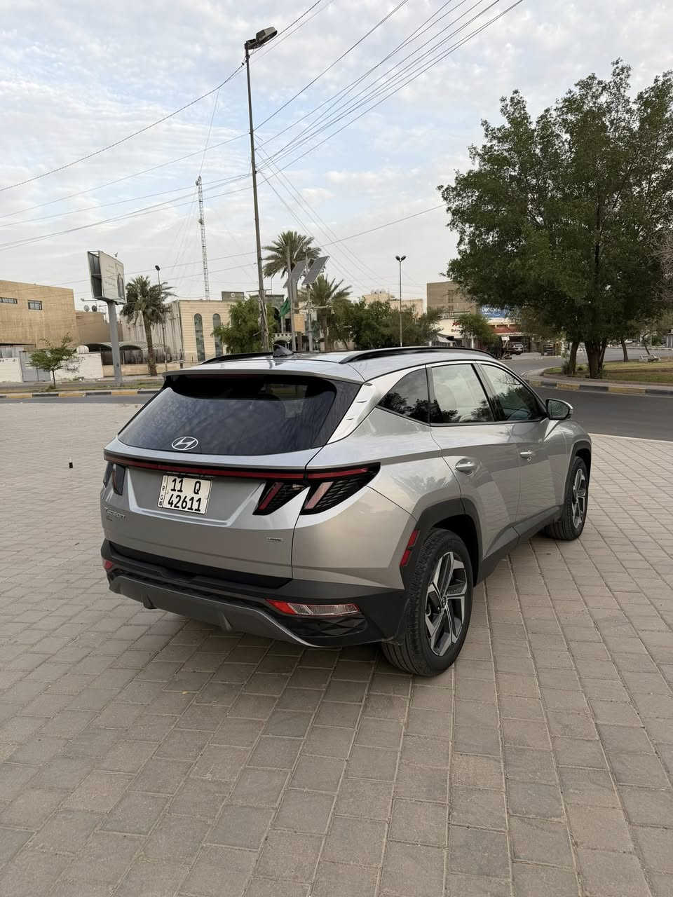 السلام عليكم
توسان 2023 وارد امريكي 
سياره فول مواصفات  حجم المحرك 2500
بصمه + بصمه ابواب لمس
بانوراما
تتقدم للامام وللخلف ب بصمه
( كاميرات عدد 5 )
تدفئ + تبريد
كير دكم
نقط عمياء 
كشنات اسود جلد
رادارات امامي خلفي جانبي
جنطه كهرباء
كشنات كهرباء
كشنات خزن
كامرات 360 درجه 
ماشيه 33 الف كيلو 
ضررها مبين بل صور جاملغ بارد وبنيد مصبوغ بدون دواخل
المكان بغداد شارع فلسطين
السعر 215$
رقم *********** واتساب
