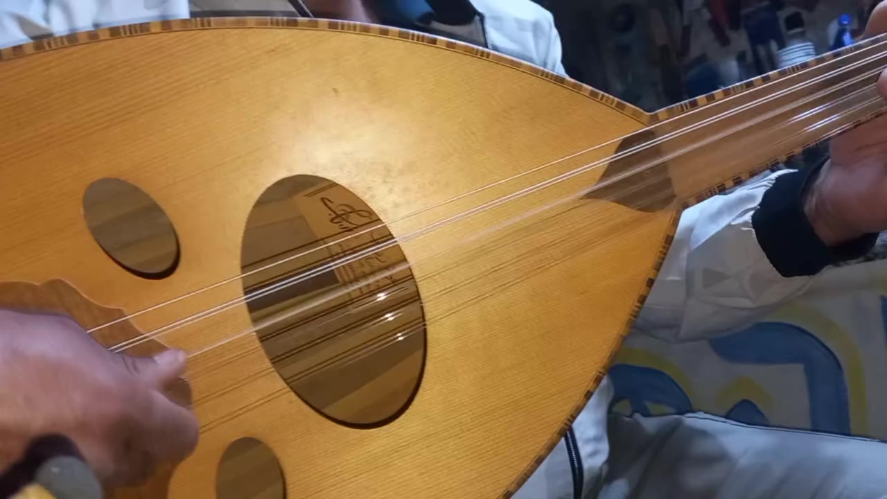 عود للبيع سعرة 125 الف عود شرقي  زرياب رقم 1 صناعة 2018  هذا رقمي وبي واتساب *********** مكاني بغداد/ البياع ( يوجد توصيل بغداد والمحافظات باجور )
