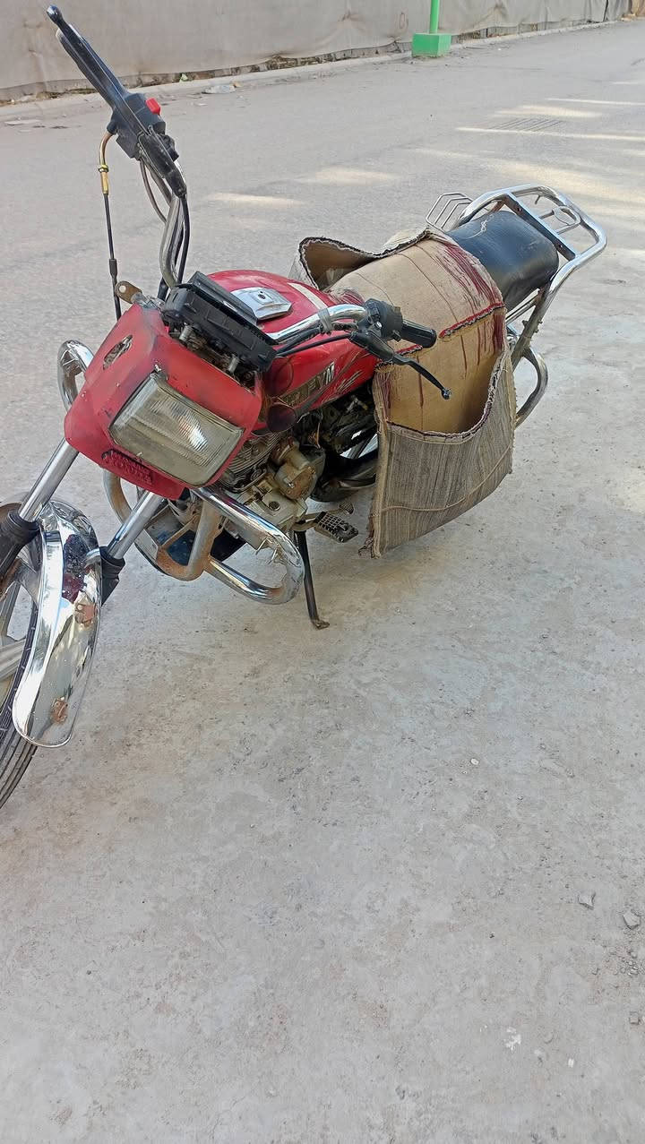 من رخصت صاحب الاگروب المحترم دراجة فيوم اوراق اصولية سلف هندر السعر 300وبيه مجال هك الجية..بيع مستعجل.. كربلاء ***********
