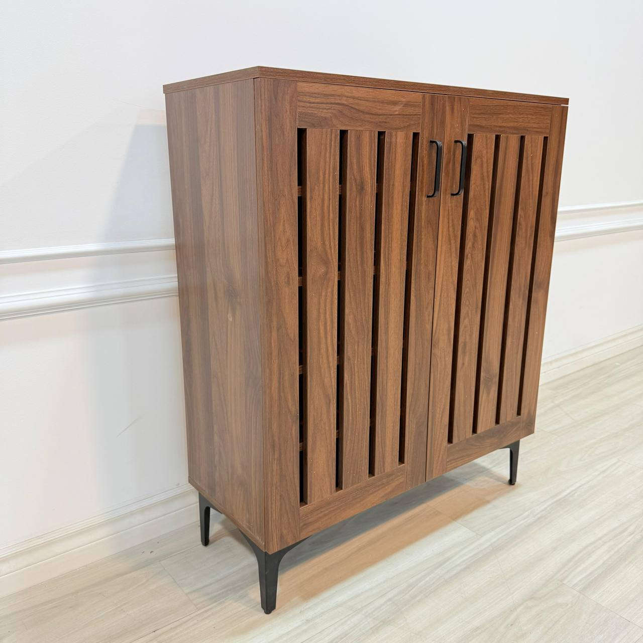 جزامه 2 باب  
خشب
عرض 80 سم 
ارتفاع 95 سم 
عمق 32 سم 

منشأ تركي 😍🇹🇷 

للحجز والاستفسار يمكنك مراسلتنا على الصفحه الرئيسيه 
وايضا يمكنك لاتصال واتساب او تصال هاتفي 📞📞
رقم الهاتف ***********

توجد خدمه توصيل كافه محافظات العراق 🚛🚛🚛🚛
