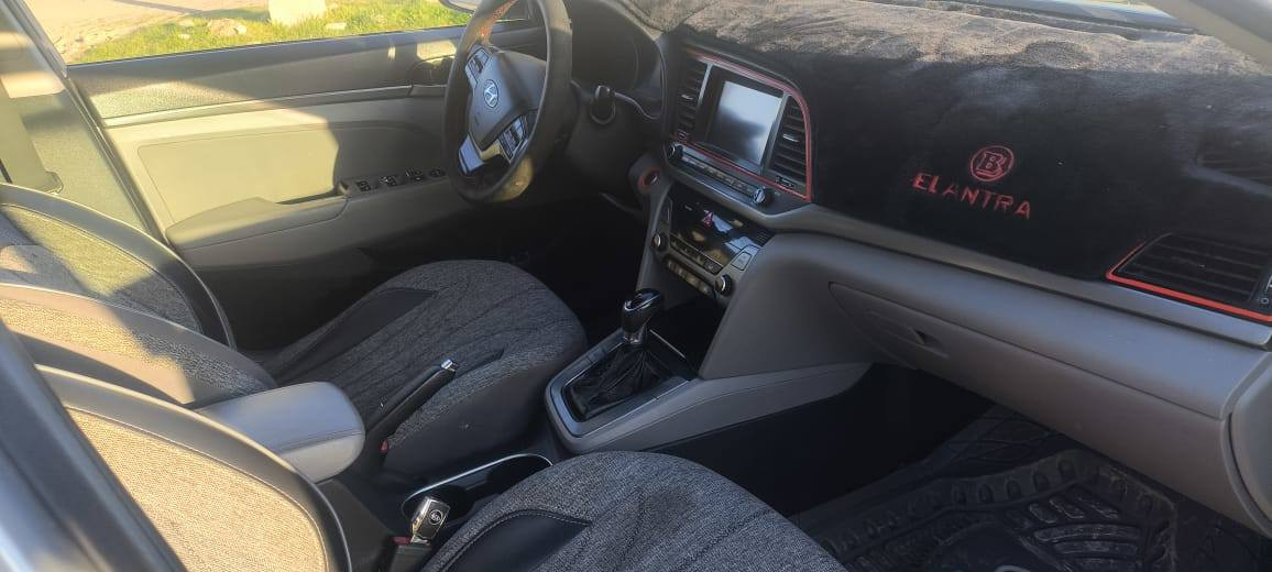 السلام عليكم 
النترا للبيع، 2017
لون سلفر 
رقم اربيل انكليزي 
بيها جاملغ الامامي مال سايق معدل عل بارد 
وبيها البنيد مشلع صبغ يعني بيها ملاحضات قليلاه 
محرك كير شرط المحرك معمر كازكيت 
صدر امامي خلفي جديد تخم تاير جديد 
السعر 115 وبي مجال بصيط العنوان موصل شلالات رقم الهاتف *********** اتصال...
