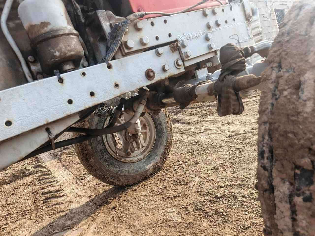 سلام عليكم  مكينه عنتر للبيع موديل 84 جاهزة وكامله محور باور وصدر مضبوط مجفته ستندر سعر 5 ملاين ونص للاستفسار خاص او تصال ***********
