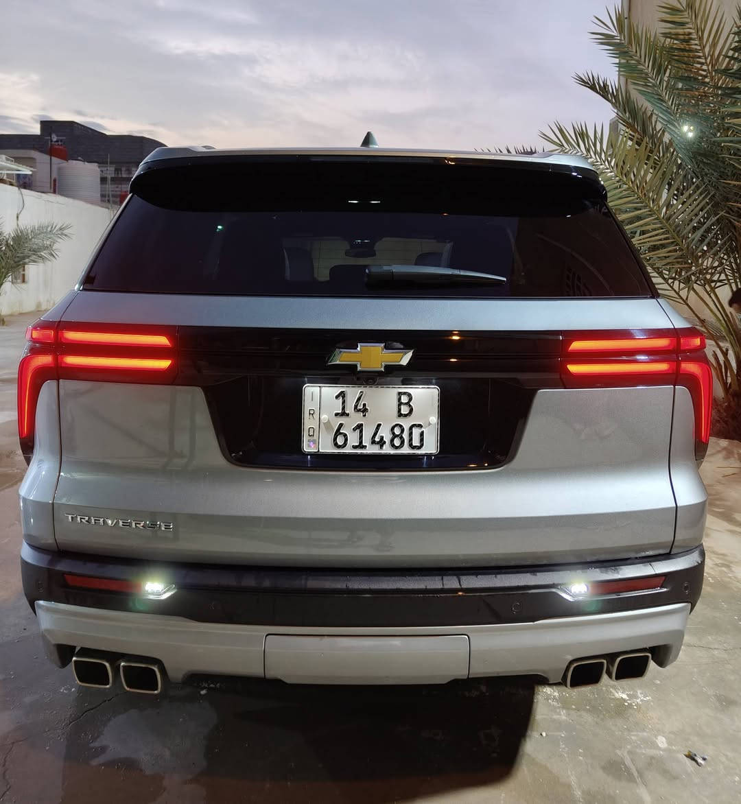 السلام عليكم ورحمة الله وبركاته  

شفروليه ترافرس موديل 2025  

- اللون: رصاصي  
- وارد: أمريكي  
- الكفالة: عامة  
- التقرير: عطل ميكانيكي فقط  
- القطعة المبدلة: PCM فقط  

✨ المواصفات:  
- فول مواصفات ما عدا الفتحه 
- كشنات سياحي  
- شاشة كبيرة متصلة مع العداد  
- 5 كامرات  
- أنظمة أمان ومساعدة قيادة  
- العديد من المواصفات والمميزات الأخرى بعد فيها ،

📋 الحالة:  
- مرقمة وجاهزة  
- رقم بصرة باسمي  
- داخلة كتاب شهداء  
- نظيفة جداً ومستعد للفحص  
البصرة:شط العرب

💰 السعر: $340 

📞 للتواصل: ***********
