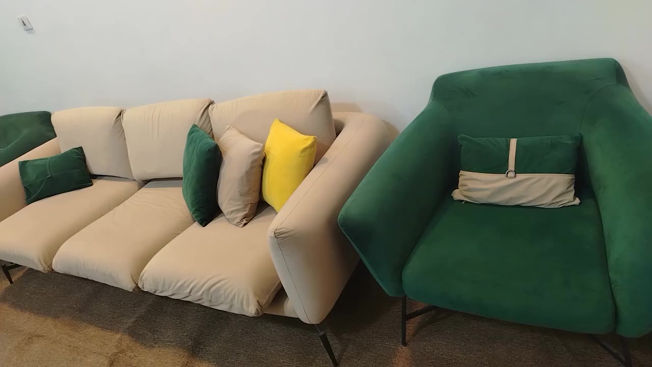 تخم نضيف 10مقاعد واسعه السعر 550 مكان حي الجهاد للاتصال ***********
