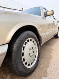 مالسدس ذهبي موديل ١٩٨٨ السياره جاهزه من كلشي حداديه جديد تبريد ثلج مكي...