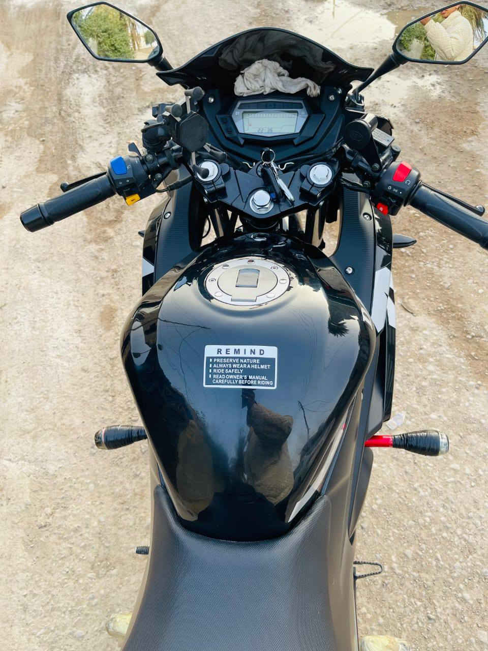 السلام عليكم دراجه دايون بطح محرك 200دراجه موديل 2023 كفاله عامه شخط ما بيه ومرقمه بسمي تحويل ثاني يوم مامتواجد عل فيس رقمي ***********
