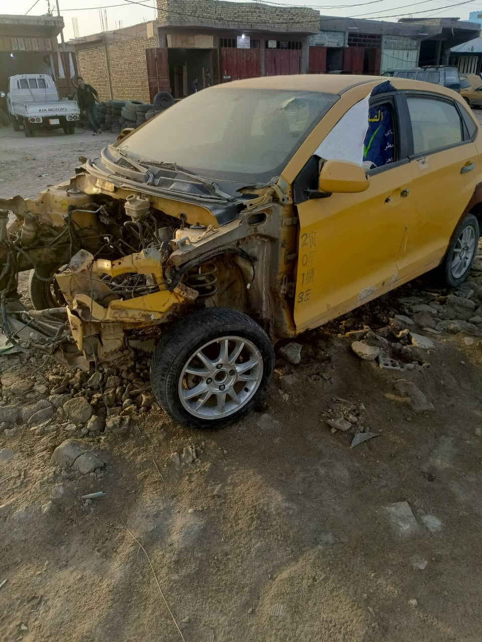 السلام عليكم.فلاوين بيه حادث للبيع ..مكينه وكير جدد حيل غرفته نضيفه ..ديوانيه ***********
