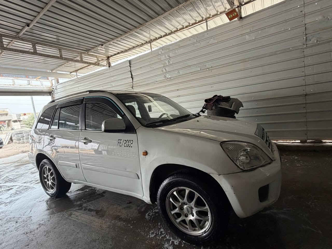 السلام عليكم
تيكو موديل 2011
كير ميكانيكي
مكينه خير من لله
حداديه جديده
جاهزه سياره 
بيه صبغ شويه بالبنيد. وبالدواير الخلفيه وتلكيط خياس يعني مكانات صبغ  واضحه 
رقم بابل 
السعر 45 وبيه مجال بسيط
مكاني بابل***********
